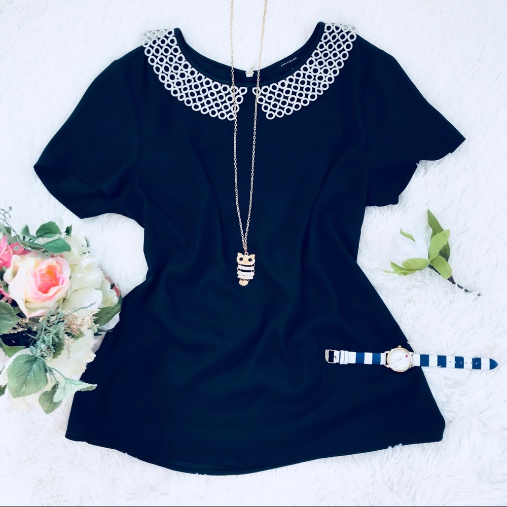 Ann Taylor women’s short sleeve navy blue blouse